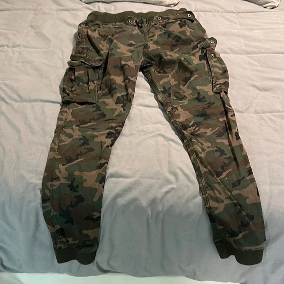 Camo Cargo Pants for men - Picture 3 of 3